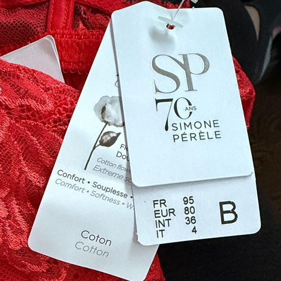 Simone Perele Red Lace Lingerie Set bra 34/36 B and thongs M - Picture 3 of 15